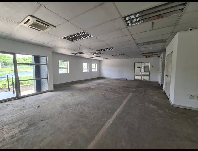 2,344M² OFFICE TO LET IN VORNA VALLEY